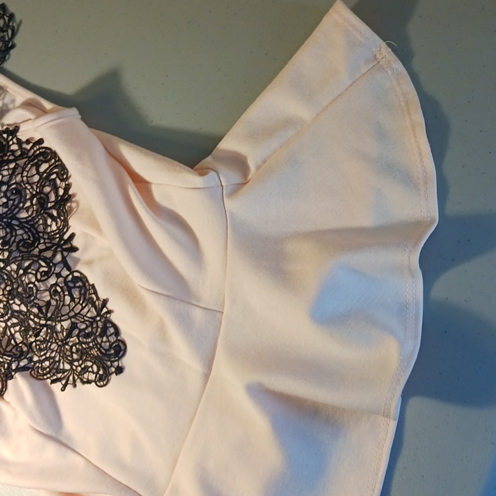 Charlotte Russe Pink Decorative Woman's Top Size XS #eshopchicago - Picture 4 of 6